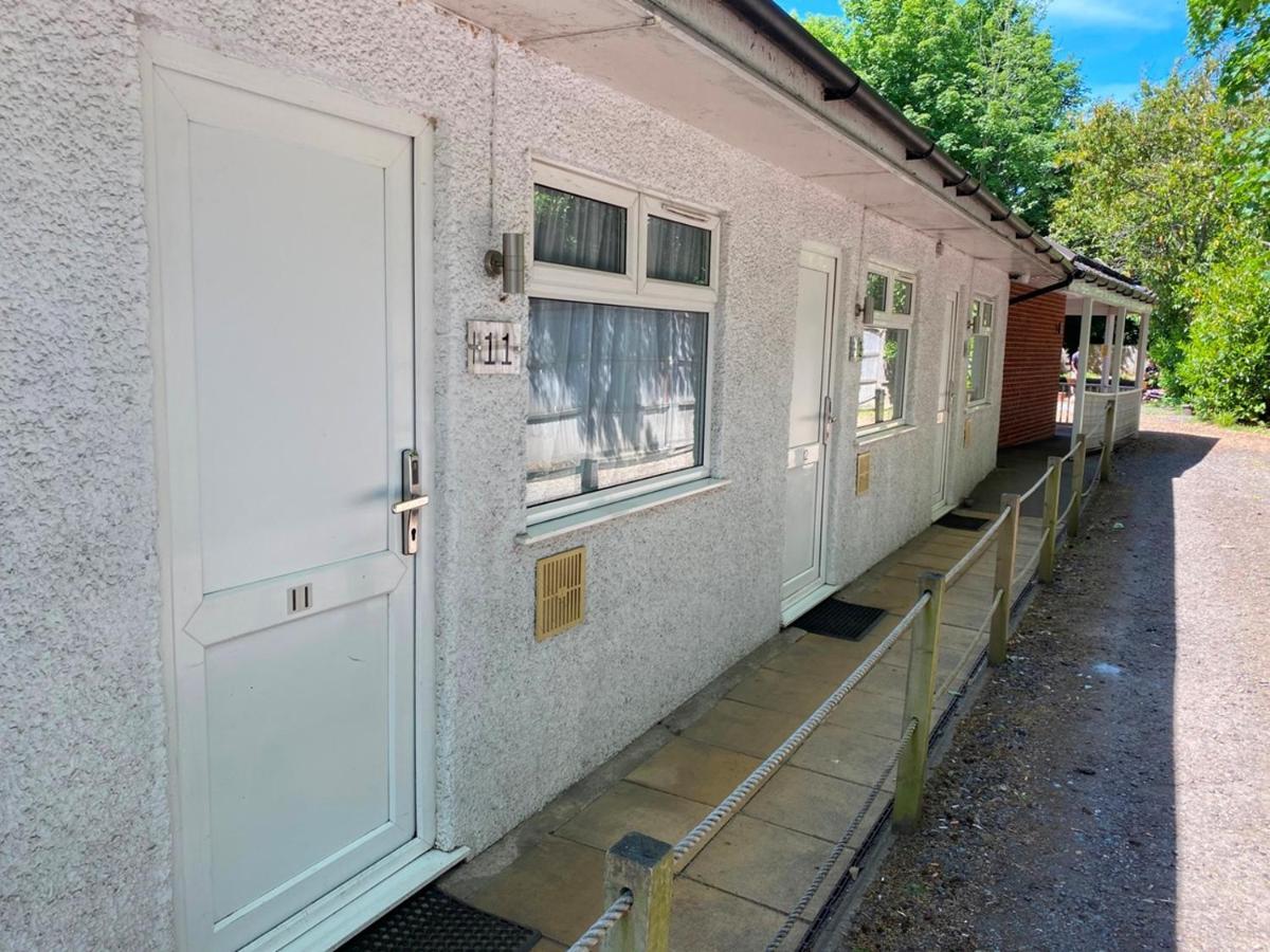Gatwick Belmont Hotel Horley Exterior photo