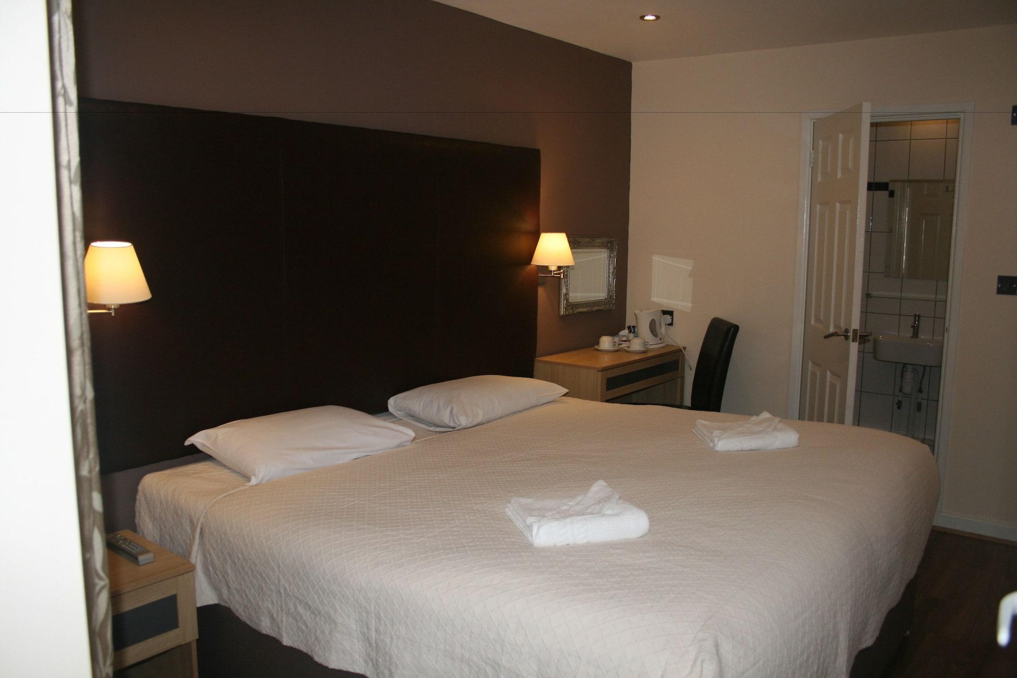 Gatwick Belmont Hotel Horley Exterior photo