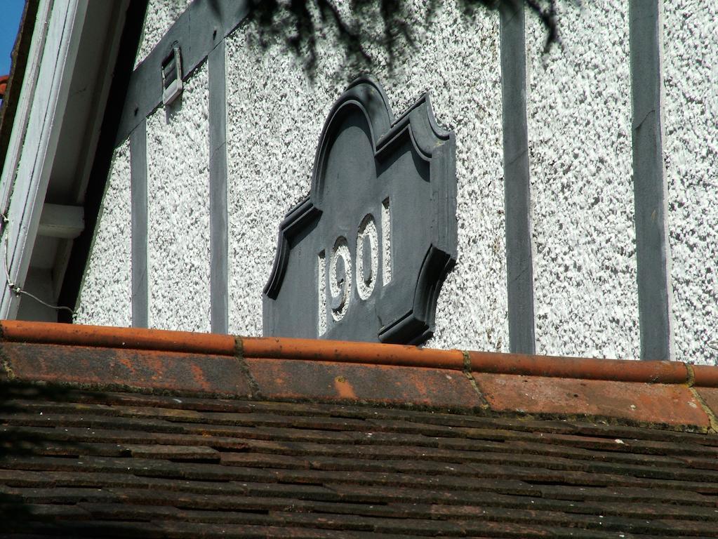 Gatwick Belmont Hotel Horley Exterior photo